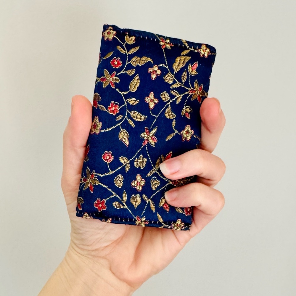 Vintage Chinese Floral Silk Embroidered Fold-Over Card Holder Wallet, Navy Blue - Picture 10 of 16